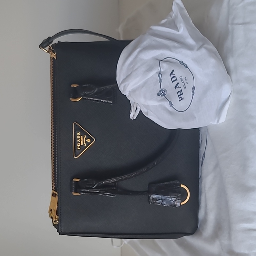 PRADA Crocodile Galleria Saffiano Leather Black Bag - Picture 3 of 17